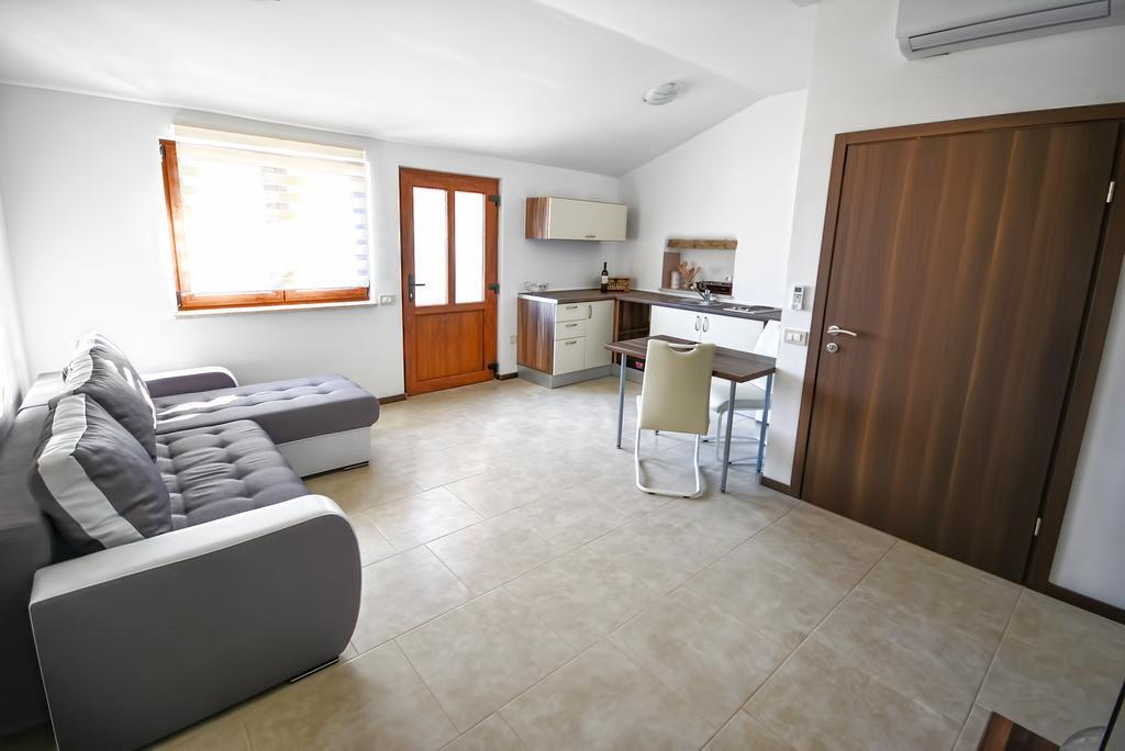 Apartments Bertetic Kanfanar Esterno foto